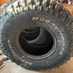 Bf Goodrich mud terrains.