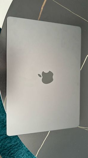 Mac Book Pro 14" M3/ 18 GB Ram/ 500GB Storage