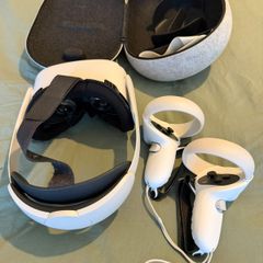 Meta Quest 2 128GB VR Headset + Elite Strap  Carrying Case & Accessories