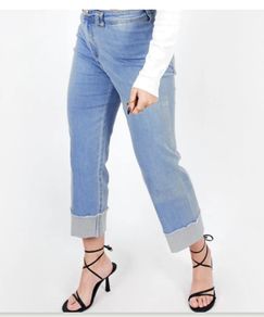 Kalisson Light Wash Turn Up HR Crop Jeans