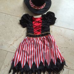 Girls pirate dress and hat age 3-5