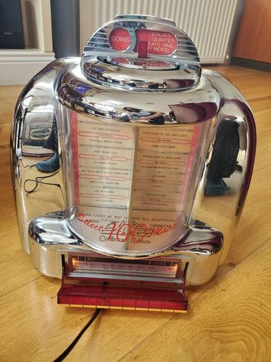 Vintage Spirit of St Louis Collector's Edition Diner Jukebox Radio & Cassette Player
