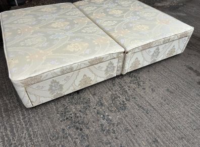 Double 4.5x6ft split base with four storage drawers