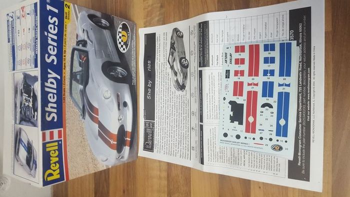 Revell Shelby series 1 1/25 model kit