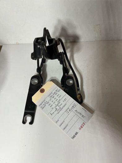 bmw 320d e93 front hood bonnet hinges pair 7115264 7115263 2009 A1l2b518s