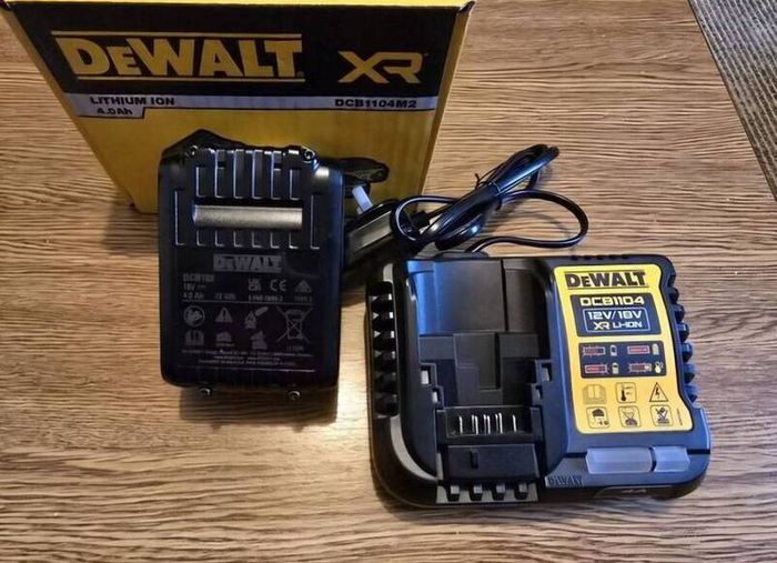 DeWALT 4AH 18V XR Battery And Multi Voltage 12V XR / 54V Flexvolt Charger. The Best A Professional Can Get. Closing down sale - all must go!.