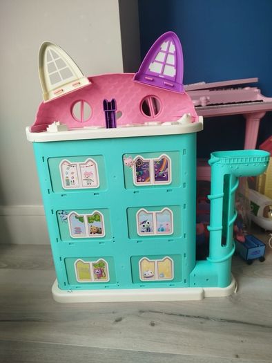 Gabby Doll House Playhouse.