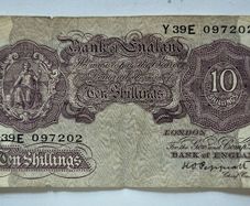 2 English Wartime Banknotes. 10 Shillings, K.Peppiatt cashier