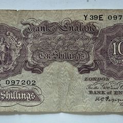 2 English Wartime Banknotes. 10 Shillings, K.Peppiatt cashier