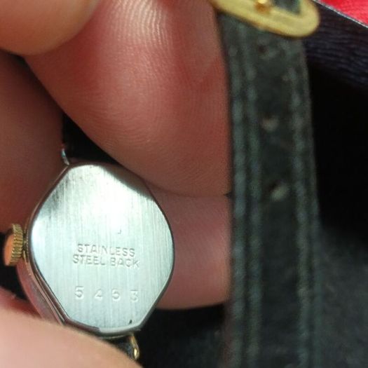 The women's Ingersoll likely dates back to the 1960s or 1970s