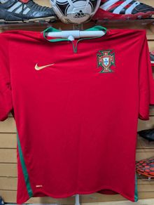 Nike Portugal 2008-10 home shirt