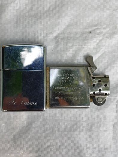 Vintage Zippo Lighter "Je t'aime" (1995)