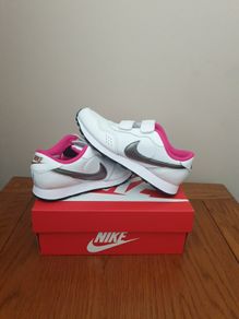 New Nike trainers size 12uk