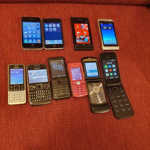 Rare / Iconic Nokia phones / Motorola razr/ iphone