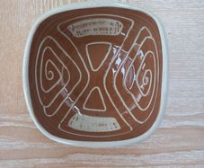 Ring Ceramics Square Bowl