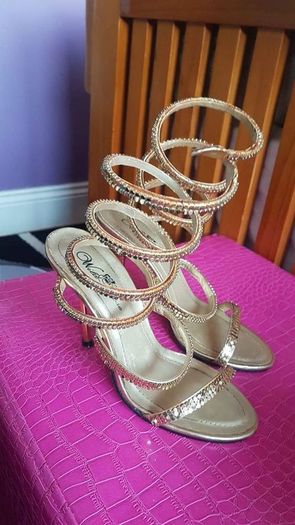 gold snake heels size 2-2,5 worn twice