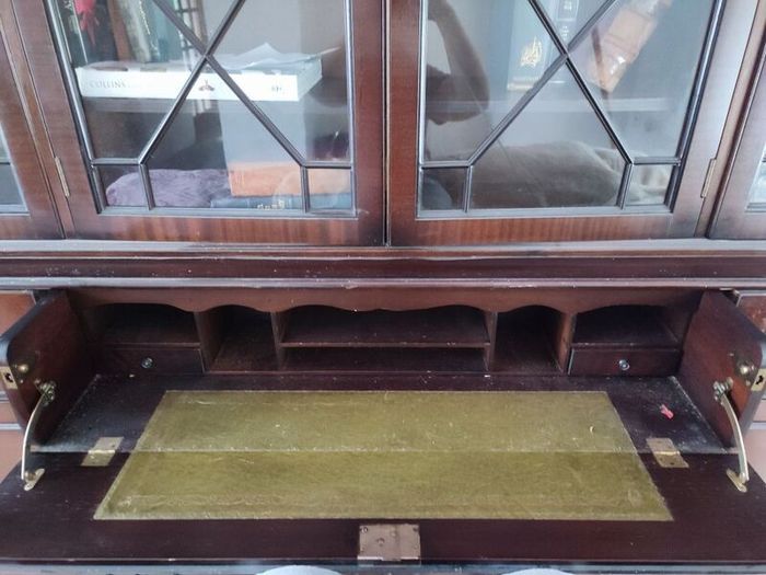 Stunning cabinet with writing desk