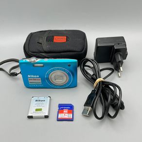 Nikon Coolpix S3100 14MP Digital Camera Blue - Full Kit