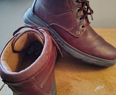 Clarks walking shoe size 8