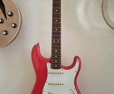 Squier Simon Neil Stratocaster