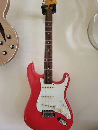 Squier Simon Neil Stratocaster