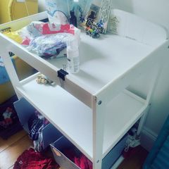 baby changing