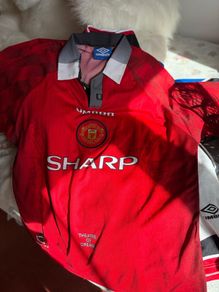 Retro Man Utd jersey
