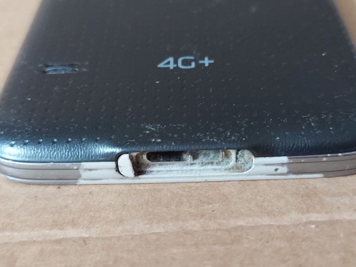 Samsung Galaxy S5, 16GB HDD, 4GB Ram,  3 network possibly, excellent cosmetic condition and working fine