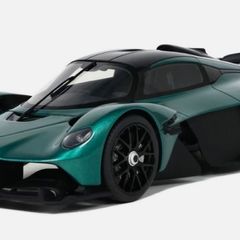 Aston Martin Valkyrie Bauj. 2021 - 1/18 - NEW in BOX