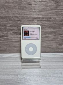 Apple iPod Classic 5th Generation White A1136 30GB With Songs