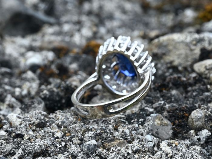 Vintage 1970/80s Sapphire & Diamond Ring