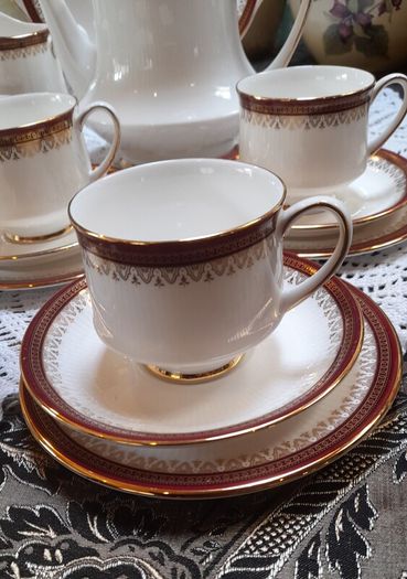 Paragon / Royal Albert "Holyrood" tea set