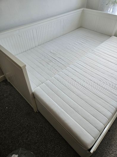 Double/single bed with storage