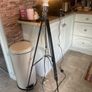 floor lamp Image 2