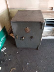 vintage safe