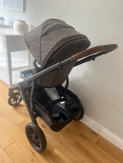 Uppababy vista v2 travel system