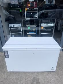 Brand new display model PowerPoint 400 litre chest freezer