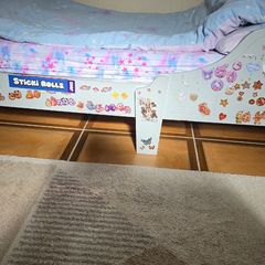 Toddler bed
