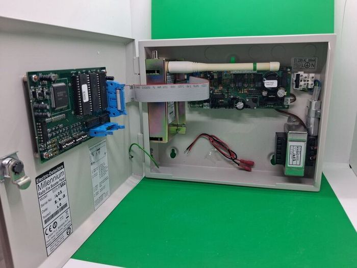 Postage - EDA-M350 Radio Signal Repeater Panel For EDA-M200