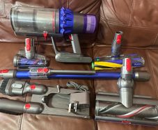 Dyson V15