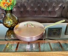 Vintage Chefs Castle Brand Ireland Lidded Copper Sautee Pan Solid Brass Handle