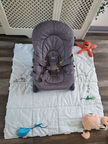 bouncer and play mat