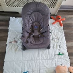bouncer and play mat