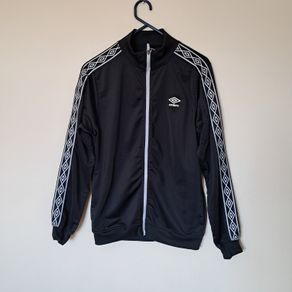 Umbro retro full zip Size medium ptp 20" black/white in excellent condition