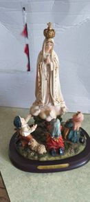 Our Lady of Fatima with Children Prayer Statue of the Holy Rosary 10 1/4 inches.