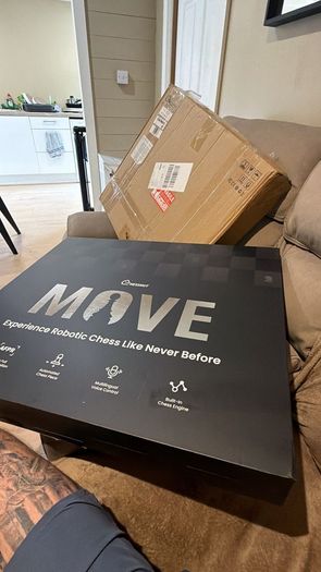 CHESSNUT MOVE Robotic chessboard