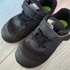 Nike Kids shoes Size UK7.5 EU25 black white