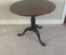 Antique Mahogany Tilt Table