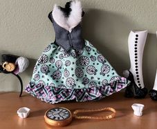 Ever After High G 1 Complete Bunny Blanc Outfit
