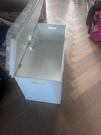 Storage unit